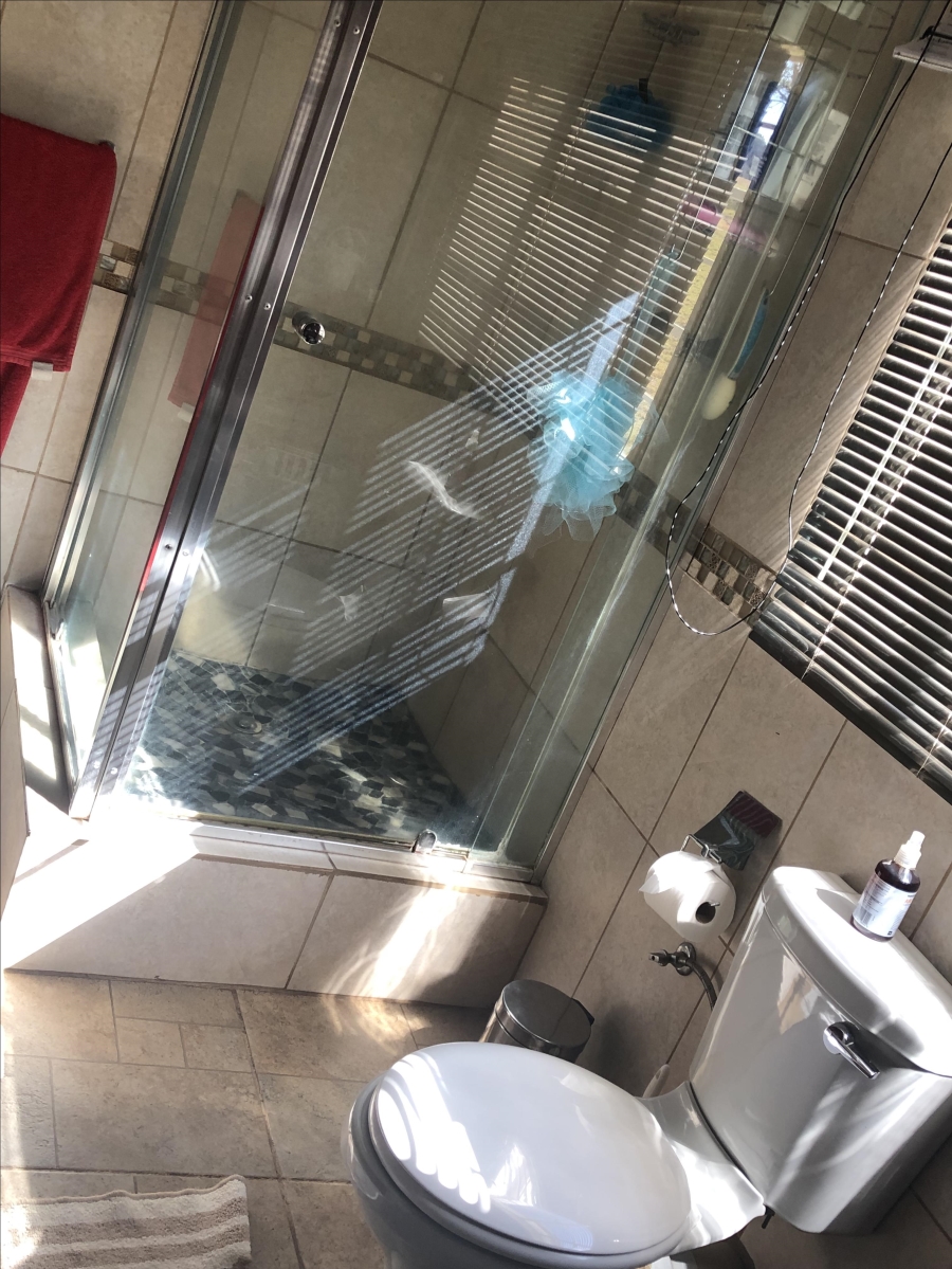5 Bedroom Property for Sale in Rustenburg Rural North West